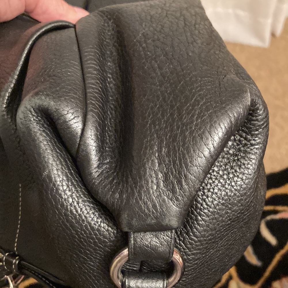 COACH. BLACK. NO HANGTAG. CREED IS GOOD. SHOWS SOME WEAR AT TOP EDGE. GOOD COND - Picture 10 of 10